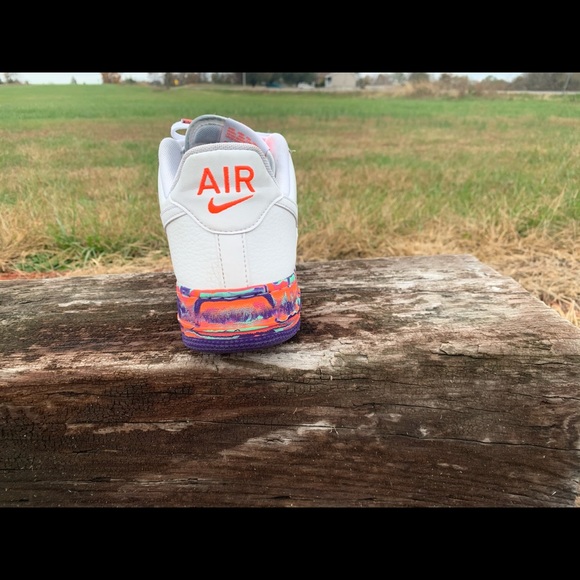 Air Force 1s, very clean. - Picture 4 of 6